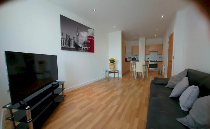 2 Bedroom Flat To Rent In Pearl House, Princess Way, Swansea, SA1