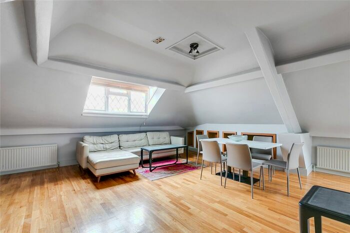 2 Bedroom Flat To Rent In Trebovir Road, Earls Court, SW5