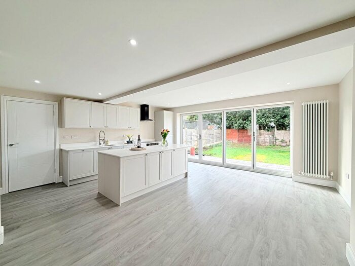 4 Bedroom Semi-Detached House For Sale In Stanley Avenue, Shirley, B90