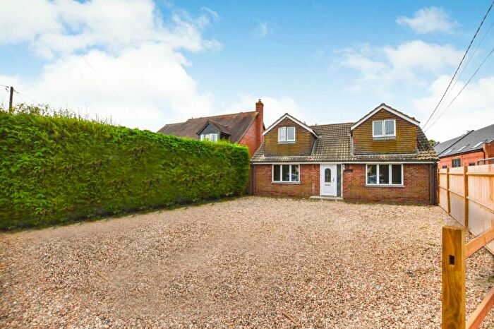 4 Bedroom Detached House To Rent In Aldermaston Road, Pamber End, Tadley, Hampshire, RG26