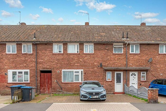 4 Bedroom Flat For Sale In Roundwood Road, Harlesden, London, NW10