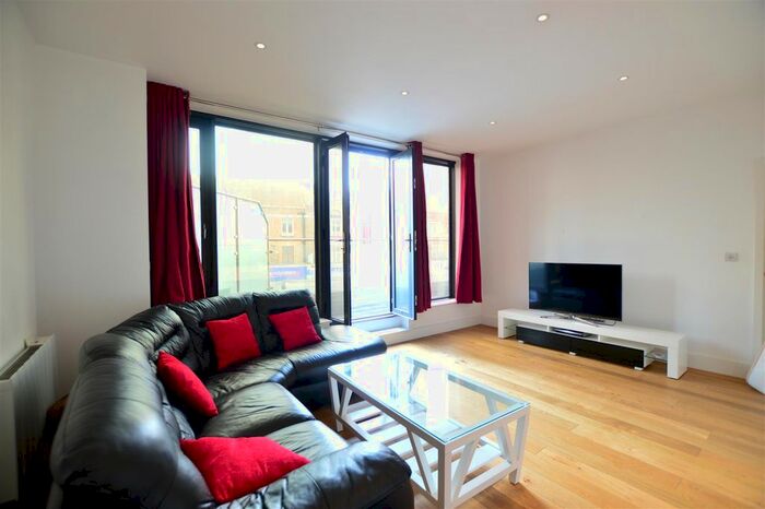1 Bedroom Flat For Sale In High Street, Slough, SL1