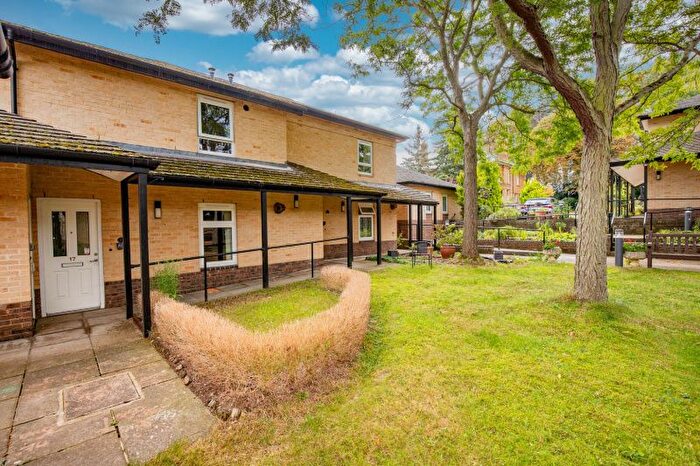 1 Bedroom Flat For Sale In Singletree, Oxford, OX4