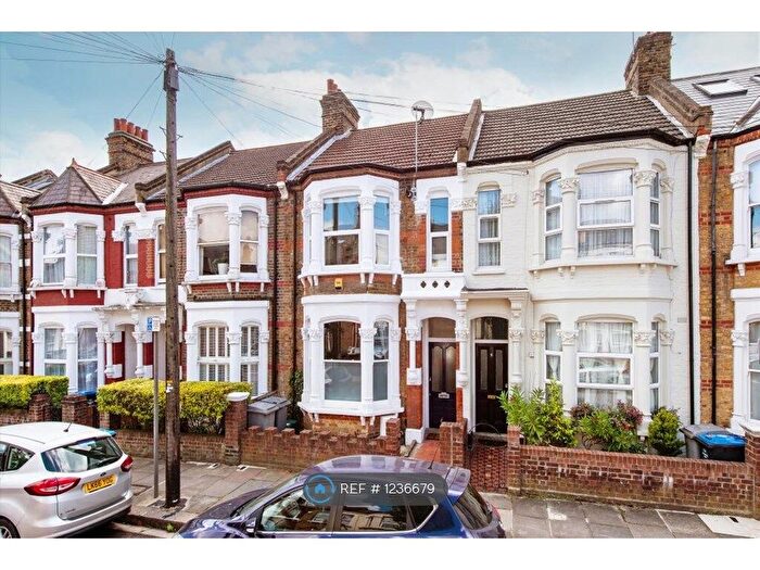 3 Bedroom Flat To Rent In Ashburnham Road, London, NW10