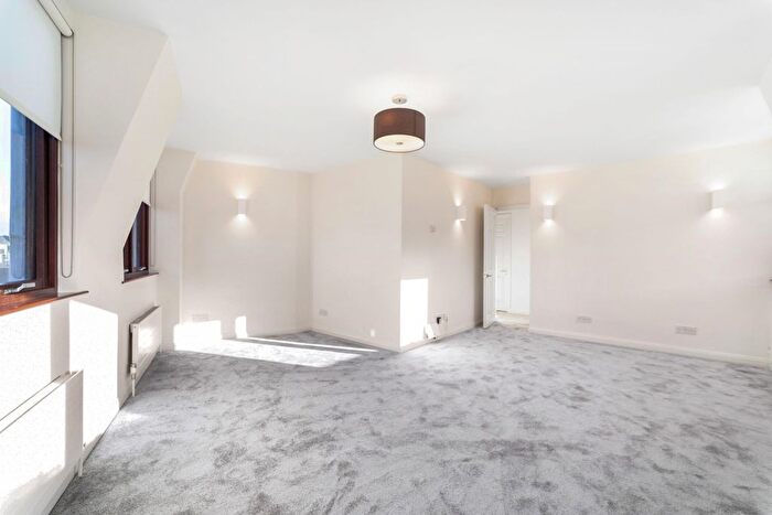 1 Bedroom Flat To Rent In Bulstrode Street, London, W1U