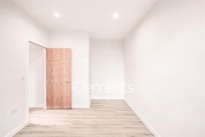 2 Bedroom Apartment To Rent In Bryanston Ct, Hemel Hempstead, HP2