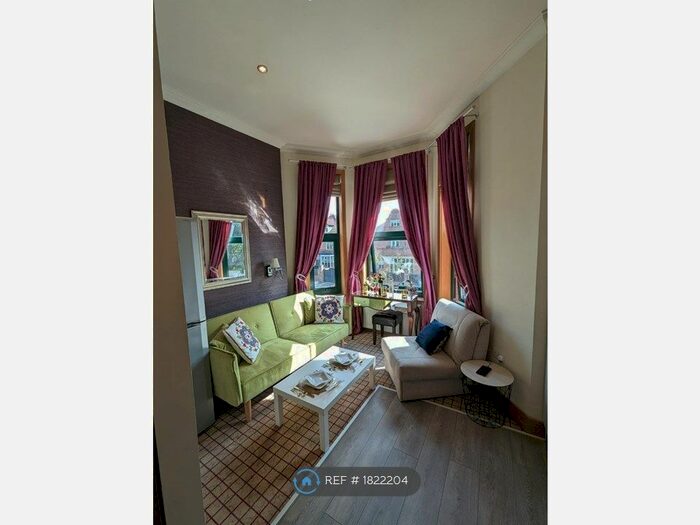 2 Bedroom Flat To Rent In Jesmond, Newcastle Upon Tyne, NE2