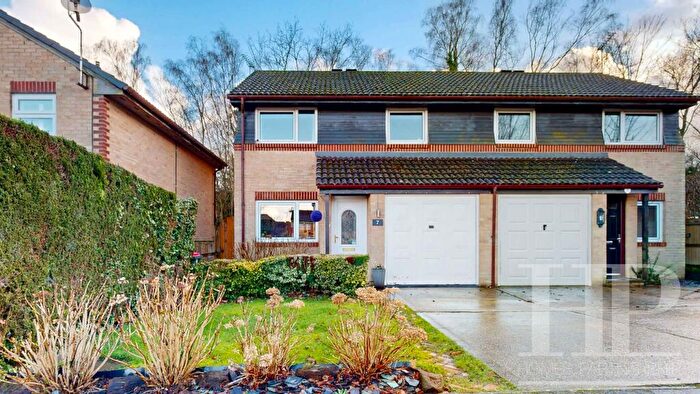 3 Bedroom Semi Detached House For Sale In Coronet Close, Crawley, RH10