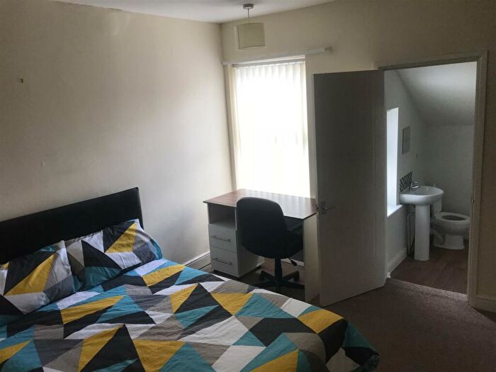 4 Bedroom Terraced House To Rent In South Parade - Four Bedrooms & Three Bathrooms! /, LN1