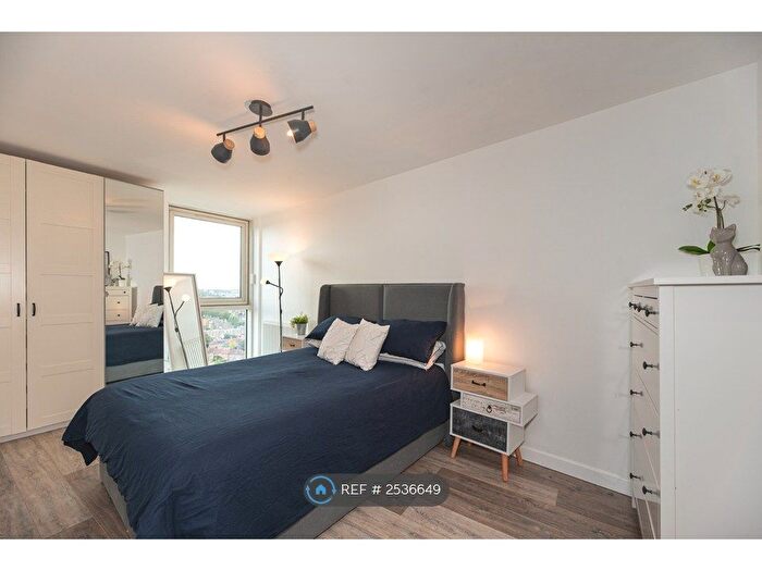 2 Bedroom Flat To Rent In Argento Tower, London, SW18