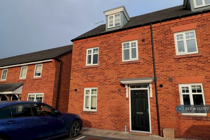 3 Bedroom Terraced House To Rent In Arrowhead Close, Stapeley, Nantwich, CW5