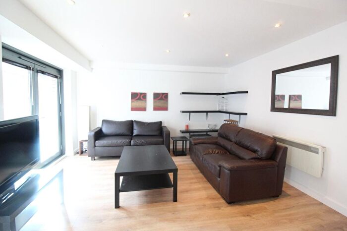 2 Bedroom Flat For Sale In York Place, Leeds, LS1