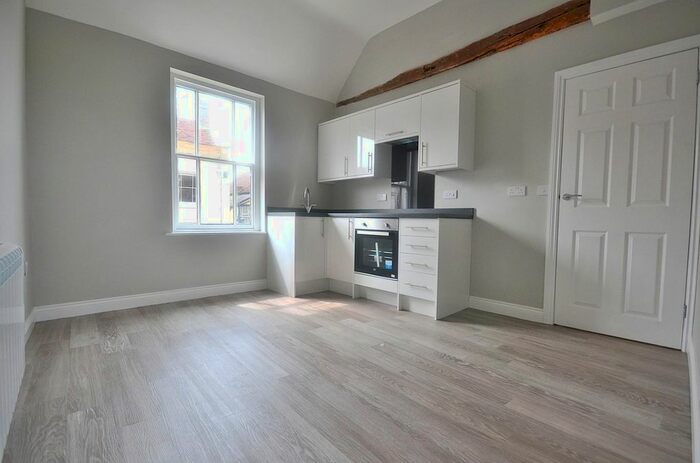 1 Bedroom Flat To Rent In High Street, Dunmow, CM6