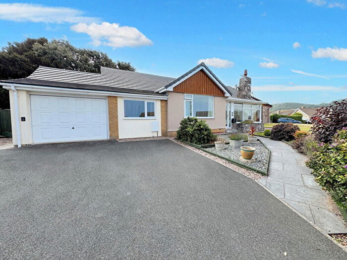3 Bedroom Detached Bungalow For Sale In Brynhyfryd Grove, Abergele, LL22