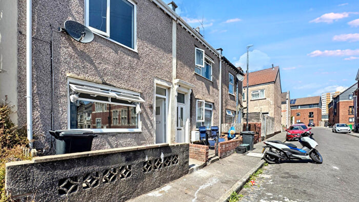 3 Bedroom Terraced House To Rent In Salisbury Street, Barton Hill, Bristol, , Gb, BS5