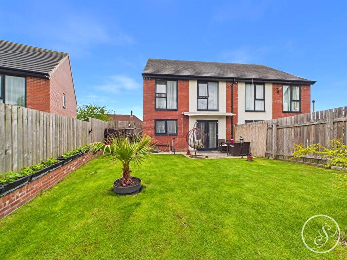 3 Bedroom Semi Detached House For Sale In Rathmell Road, Leeds, LS15