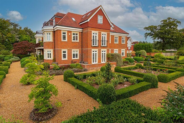 2 Bedroom Flat For Sale In Flanchford Road, Reigate, RH2
