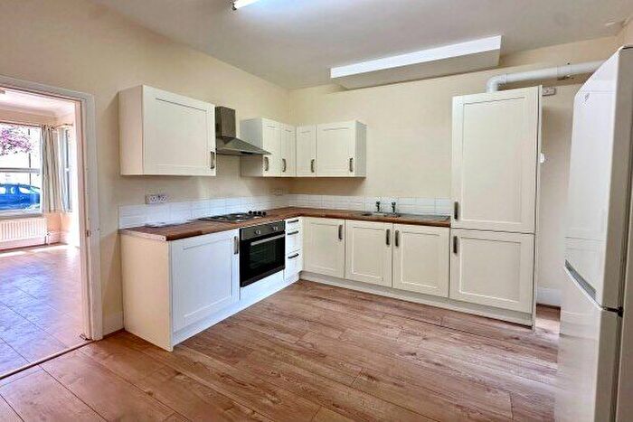 1 Bedroom Flat To Rent In Mansfield Road, London, E11