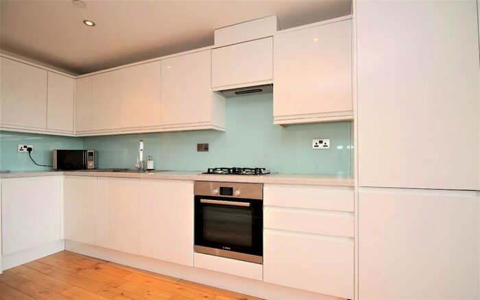 2 Bedroom Flat To Rent In Shirley Street, Canning Town, London, E16