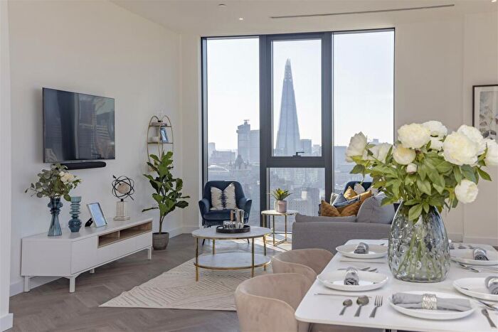 3 Bedroom Apartment To Rent In Gauging Square, London, E1W