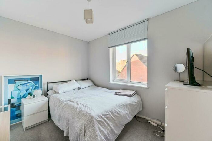 1 Bedroom Flat To Rent In Lind Road, Sutton, SM1
