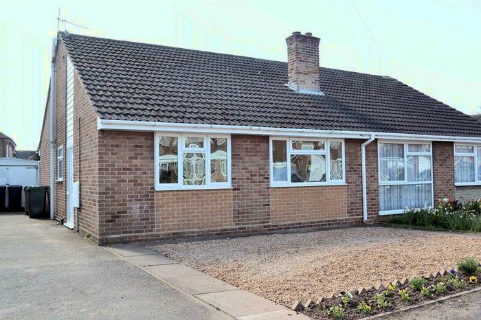 2 Bedroom Semi-Detached Bungalow To Rent In Woodlands Crescent, Overseal, Swadlincote, DE12