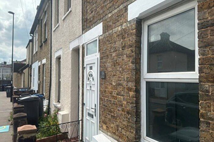 2 Bedroom Terraced House To Rent In Zion Road, Thornton Heath, CR7