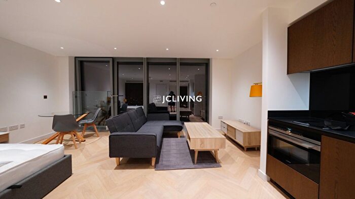 Studio To Rent In Marsh Wall, London, E14