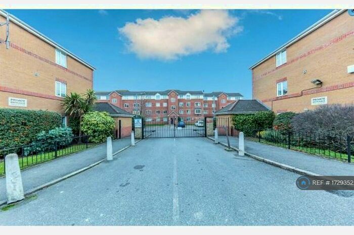 2 Bedroom Flat To Rent In Dairyman Close, London, NW2