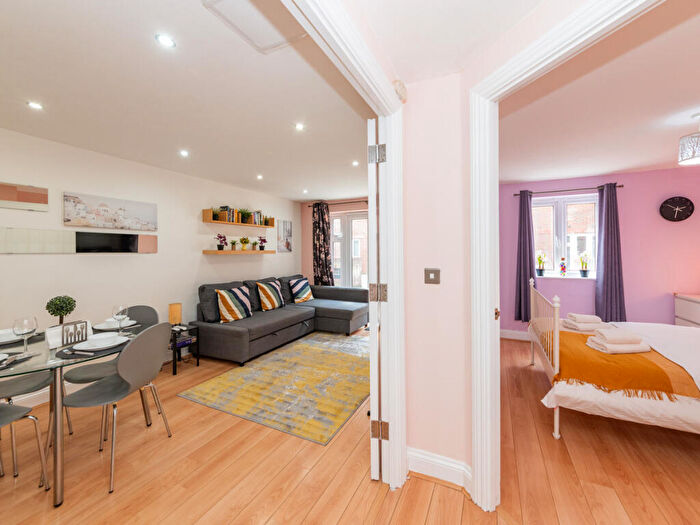 1 Bedroom Apartment To Rent In The Picture House, Reading, RG1