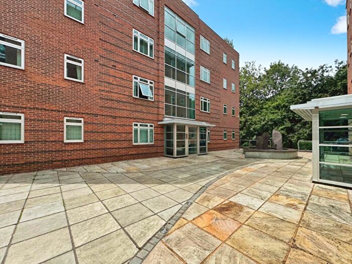 2 Bedroom Flat To Rent In Palatine Road, Didsbury, Manchester, M20