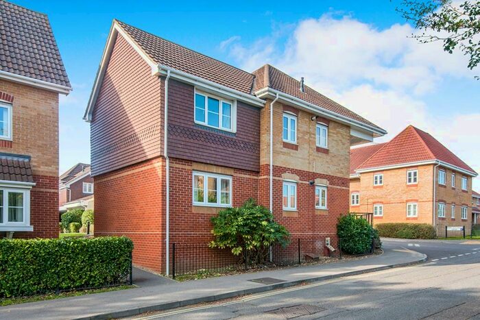 3 Bedroom Flat To Rent In Park Cottage Drive, Fareham, Hampshire, PO15