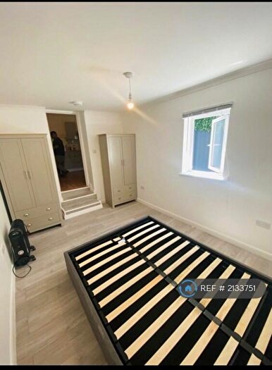 Studio To Rent In Gibbon Road, London, SE15