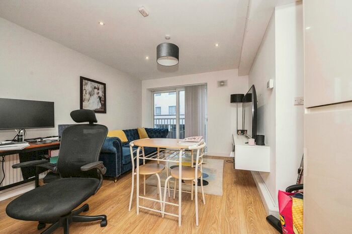 1 Bedroom Flat For Sale In Old Bedford Road, Luton, LU2