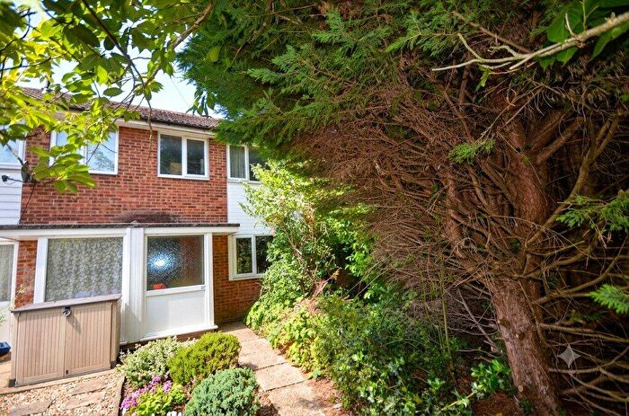 3 Bedroom End Of Terrace House For Sale In Wey Close, Camberley, Surrey, GU15