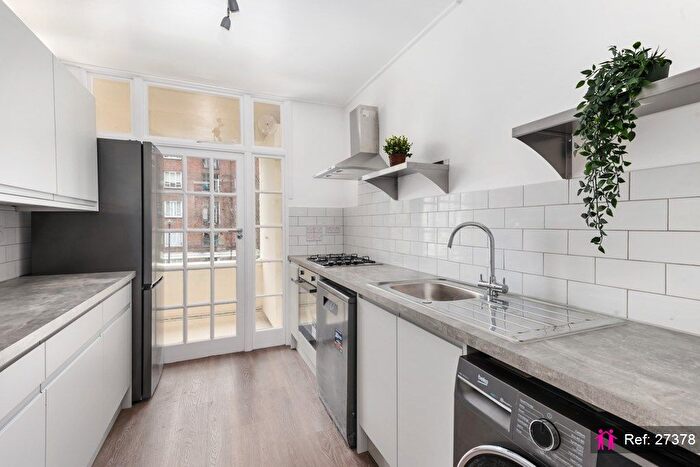 3 Bedroom Flat To Rent In Iron Mill Road, London, SW18