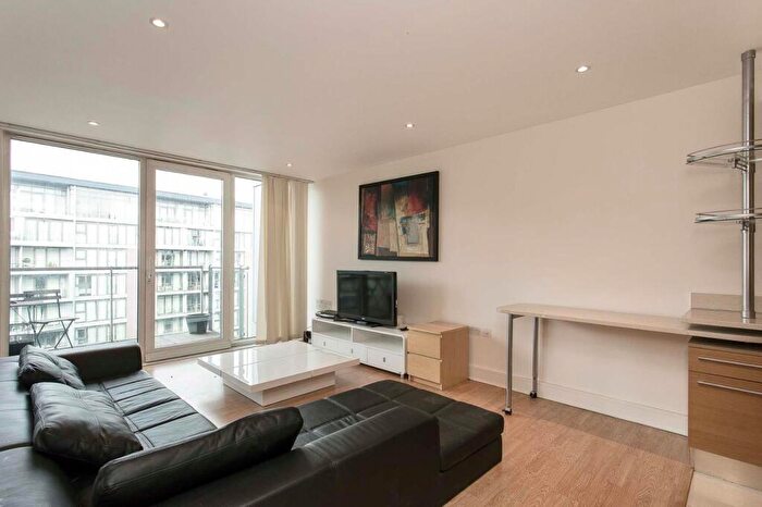1 Bedroom Apartment To Rent In Howard Building, Queenstown Road, London, SW11