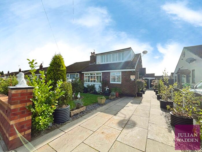 3 Bedroom Bungalow For Sale In Windmill Lane, Denton, Manchester, M34