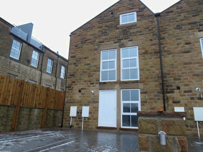 3 Bedroom Property To Rent In West Shaw Lane, Oxenhope, Keighley, BD22
