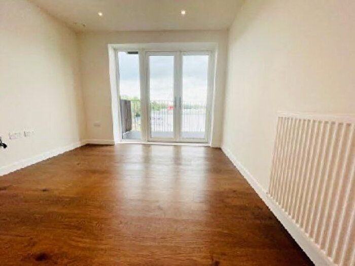 1 Bedroom Flat To Rent In The Arches, Frogmore Avenue Watford, WD17