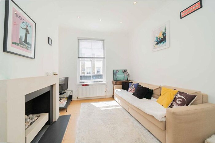 2 Bedroom Flat To Rent In Portobello Road, London, W10