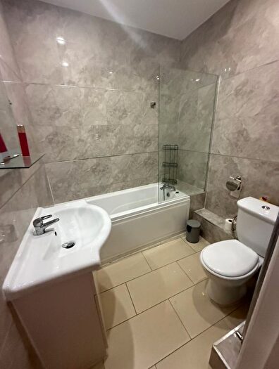 1 Bedroom Flat To Rent In High Street, Walthamstow, E17