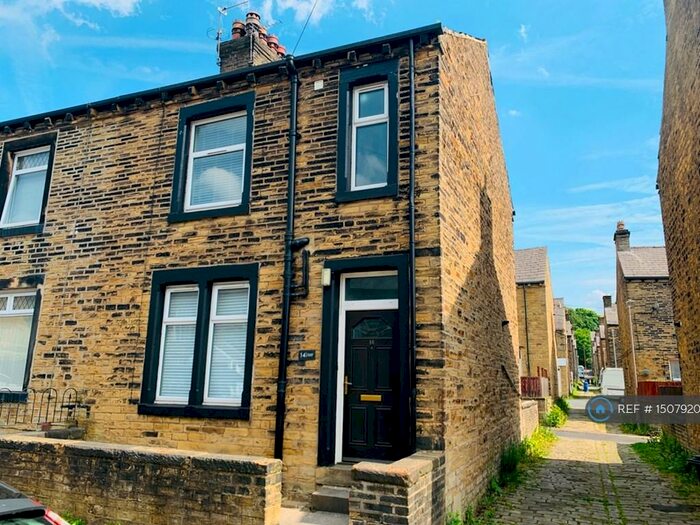 3 Bedroom Semi-Detached House To Rent In Woodside Crescent, Halifax, HX3