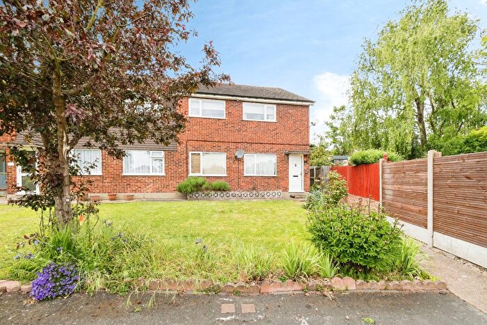 2 Bedroom Maisonette For Sale In Hurstlands Close, Hornchurch, RM11