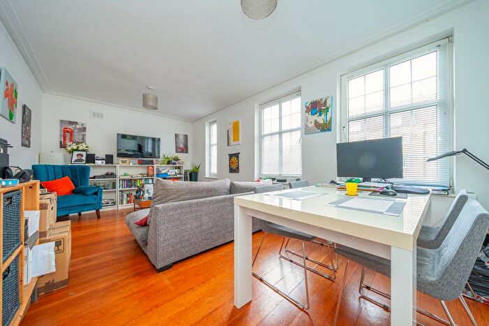 2 Bedroom Flat For Sale In Sion Court, Sion Road, Twickenham, TW1