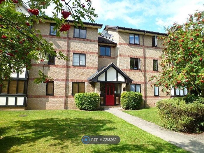 1 Bedroom Flat To Rent In Woodland Grove, Epping, CM16