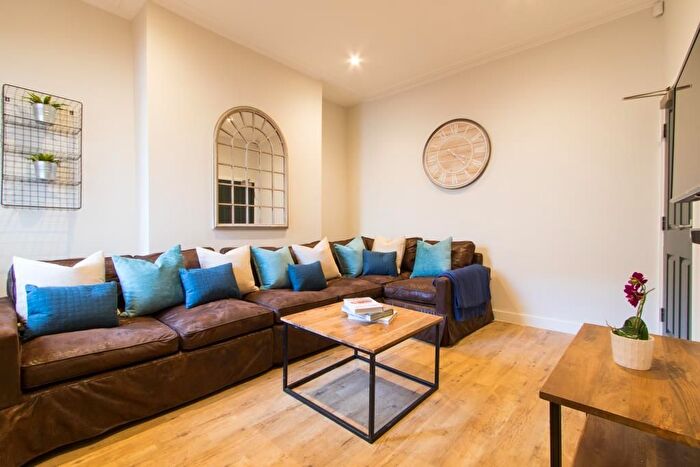 6 Bedroom Terraced House To Rent In Woodcroft Road, Liverpool, L15