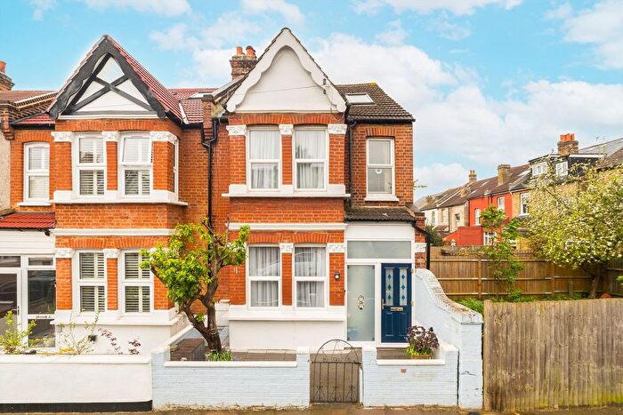 4 Bedroom Terraced House For Sale In Corsehill Street, London, SW16