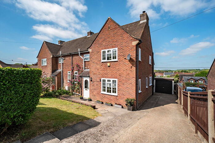 3 Bedroom Semi-Detached House For Sale In The Green, Overton, Basingstoke, RG25