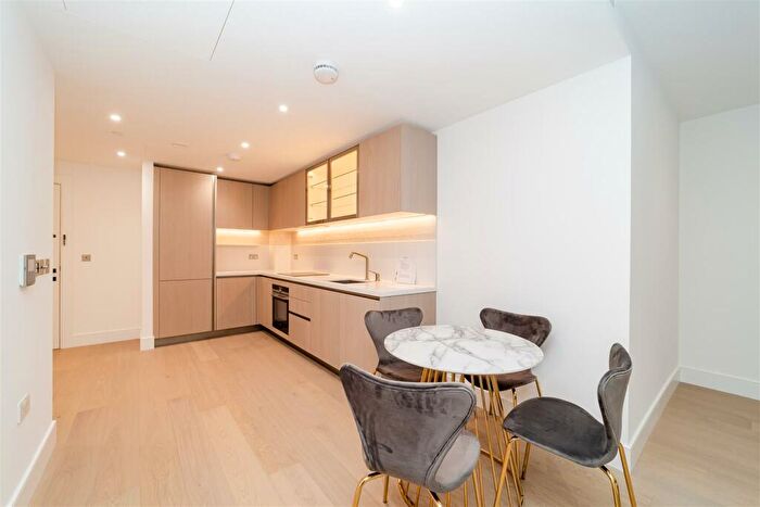 1 Bedroom Flat To Rent In Sailsbury House, Palmer Road, London, SW11